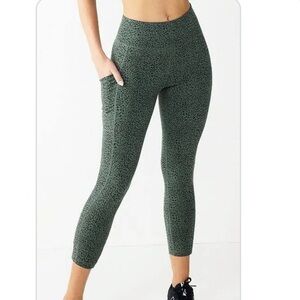 Tek Gear Olive Green Cheetah Workout Capri Pants